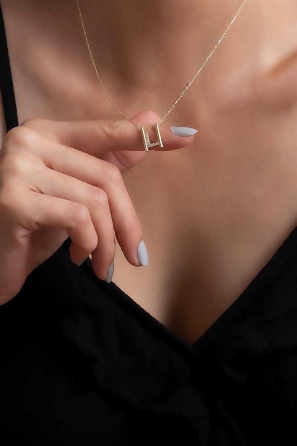 14 Ayar Altın L Harfi Taşlı Kolye