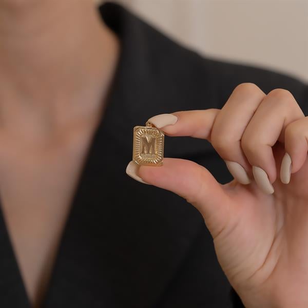 14 Ayar Altın M Harf Vintage Kolye Ucu