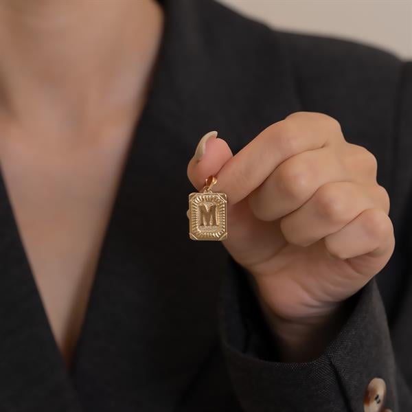 14 Ayar Altın M Harf Vintage Kolye Ucu