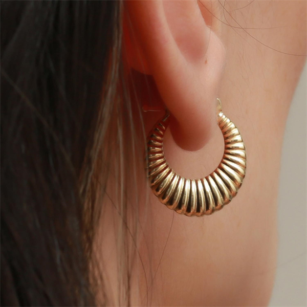 14 Ayar Altın İstiridye Küpe 2 cm