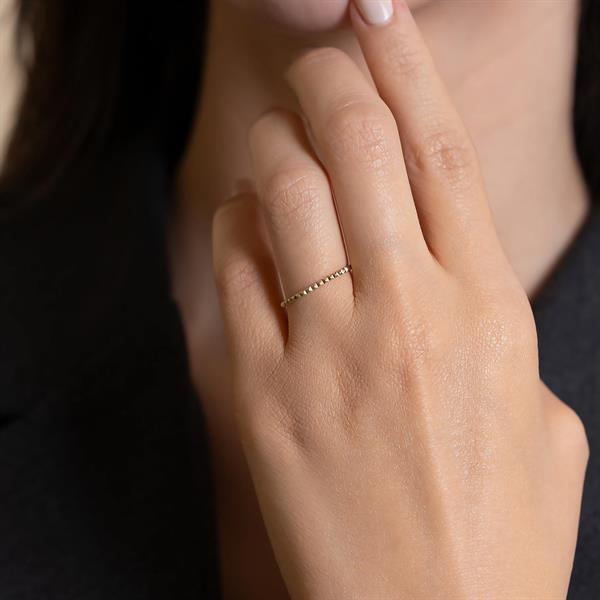 14 Ayar Altın Minimal Yarımtur Piramit Yüzük