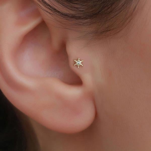 14 Ayar Altın Ortası Taşlı Yıldız Tragus Piercing