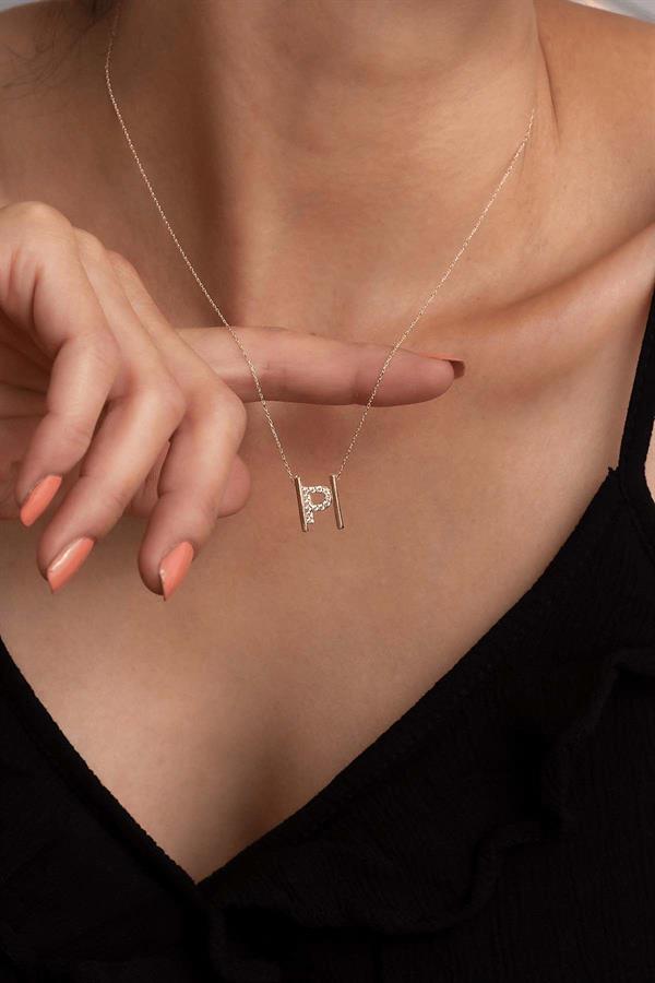 14 Ayar Altın P Harfi Taşlı Kolye