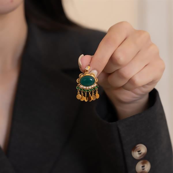 14K Solid Gold Sequined Green Stone Necklace