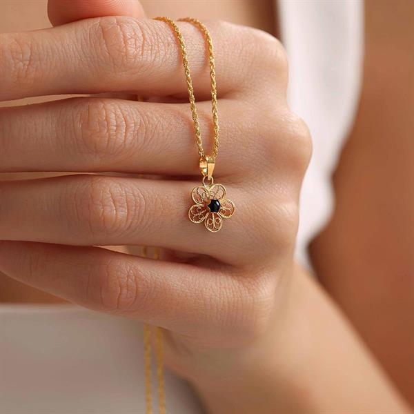 14 Ayar Altın Siyah Papatya Kolye