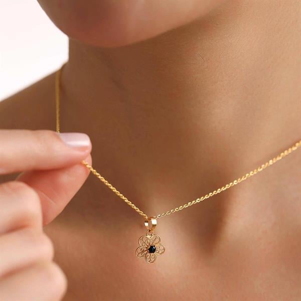 14 Ayar Altın Siyah Papatya Kolye