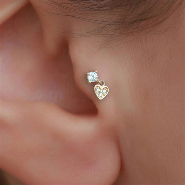 14 Ayar Altın Taşlı Kalp Sallantılı Tragus Piercing