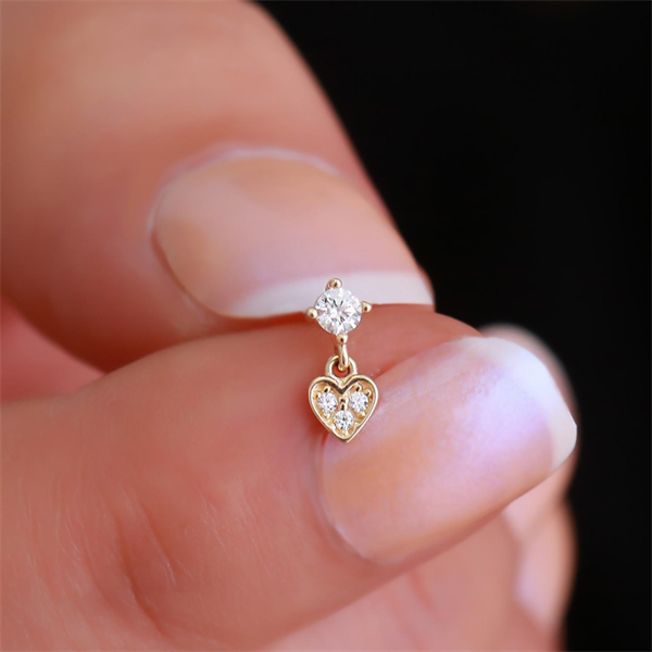 14 Ayar Altın Taşlı Kalp Sallantılı Tragus Piercing