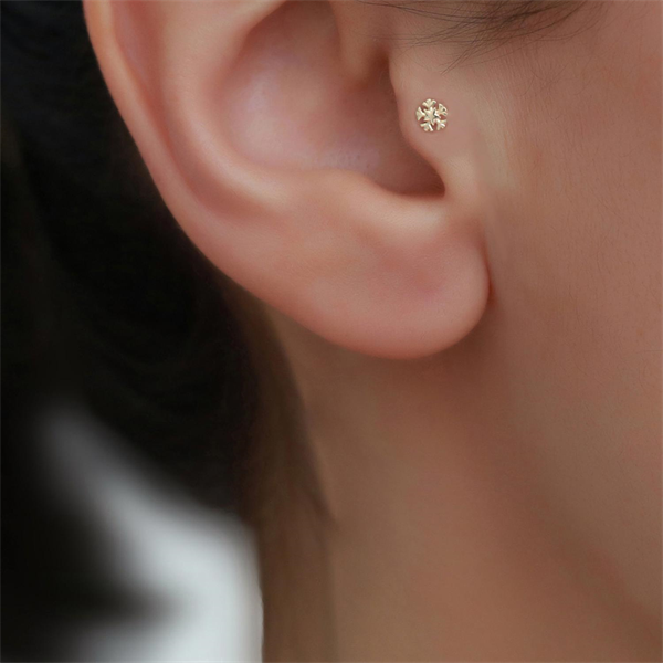 14 Ayar Altın Taşlı Kar Tanesi Tragus Piercing