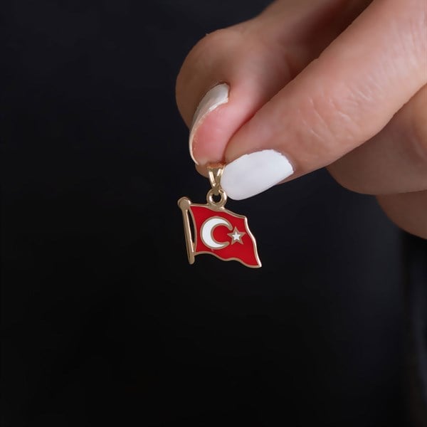 14 Ayar Altın Türk Bayrağı Kolye Ucu