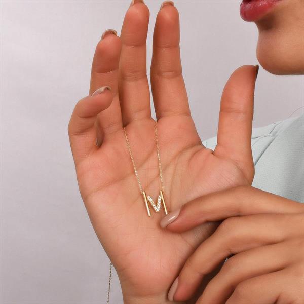 14 Ayar Altın V Harfi Taşlı Kolye