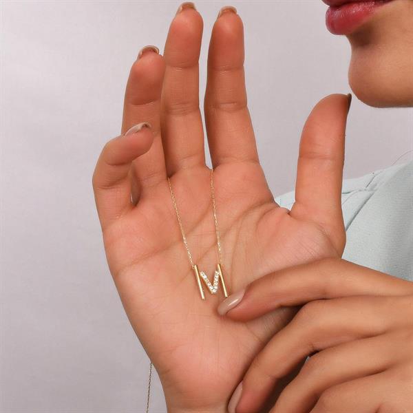 14 Ayar Altın V Harfi Taşlı Kolye