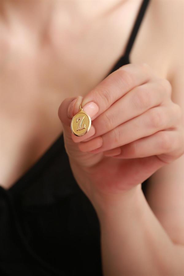 14K Solid Gold Z Letter Oval Pendant