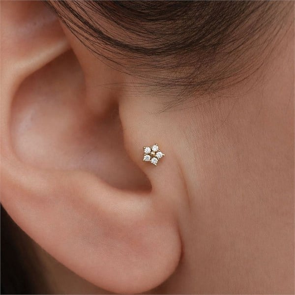 14 Ayar Taşlı Çiçek Tragus Piercing