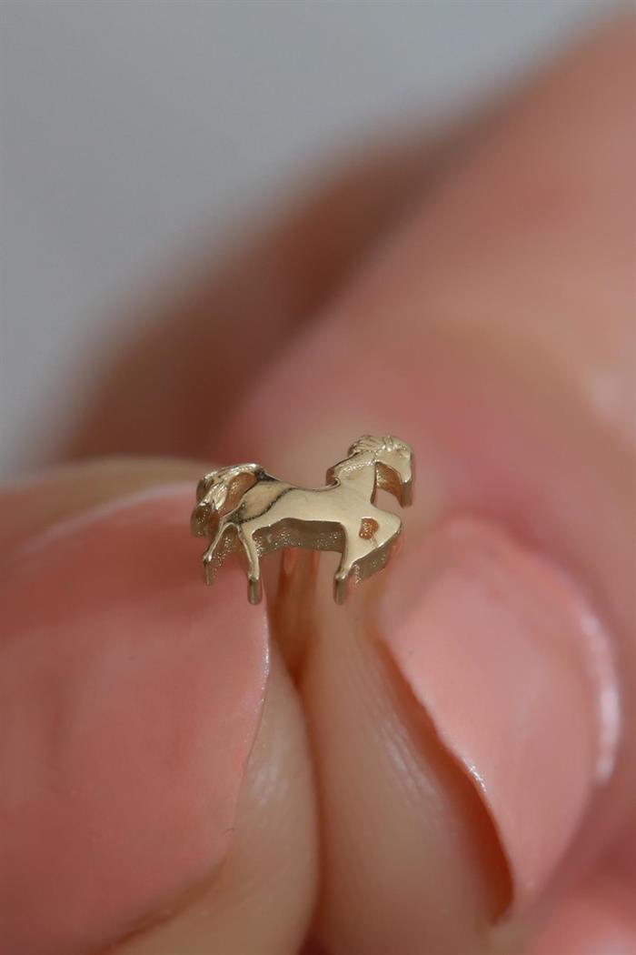 14 Ayar Altın At Figürlü Tragus Piercing
