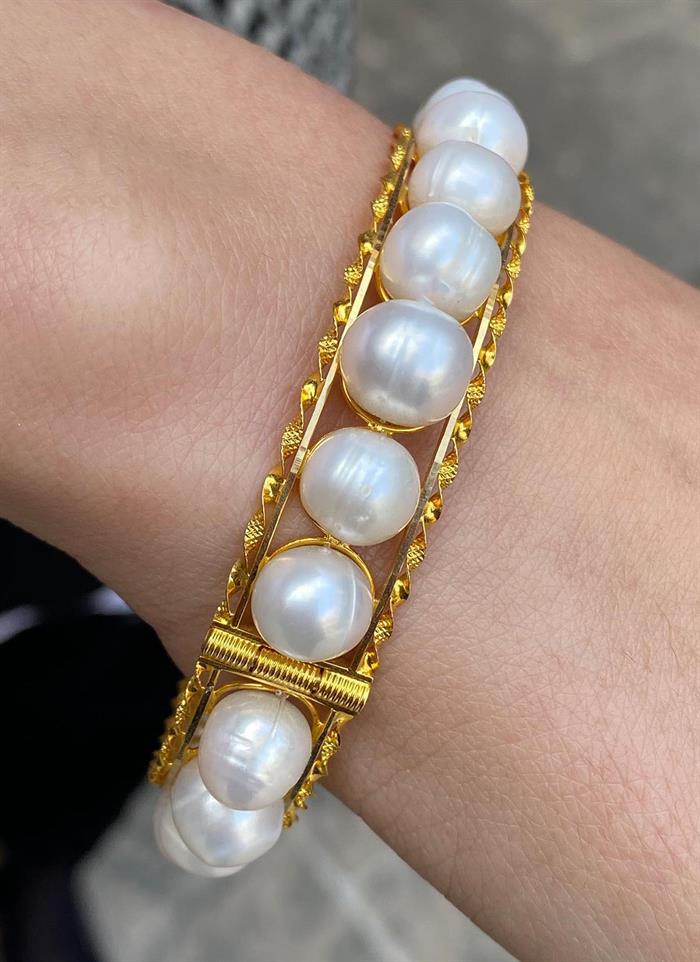 14K Solid Gold Pearl Handcuffs
