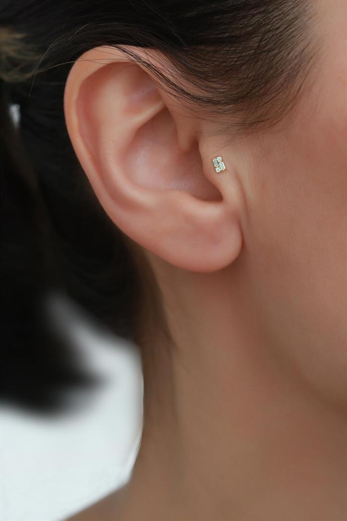 14 Ayar Altın Taşlı Dikdörtgen Tragus Piercing