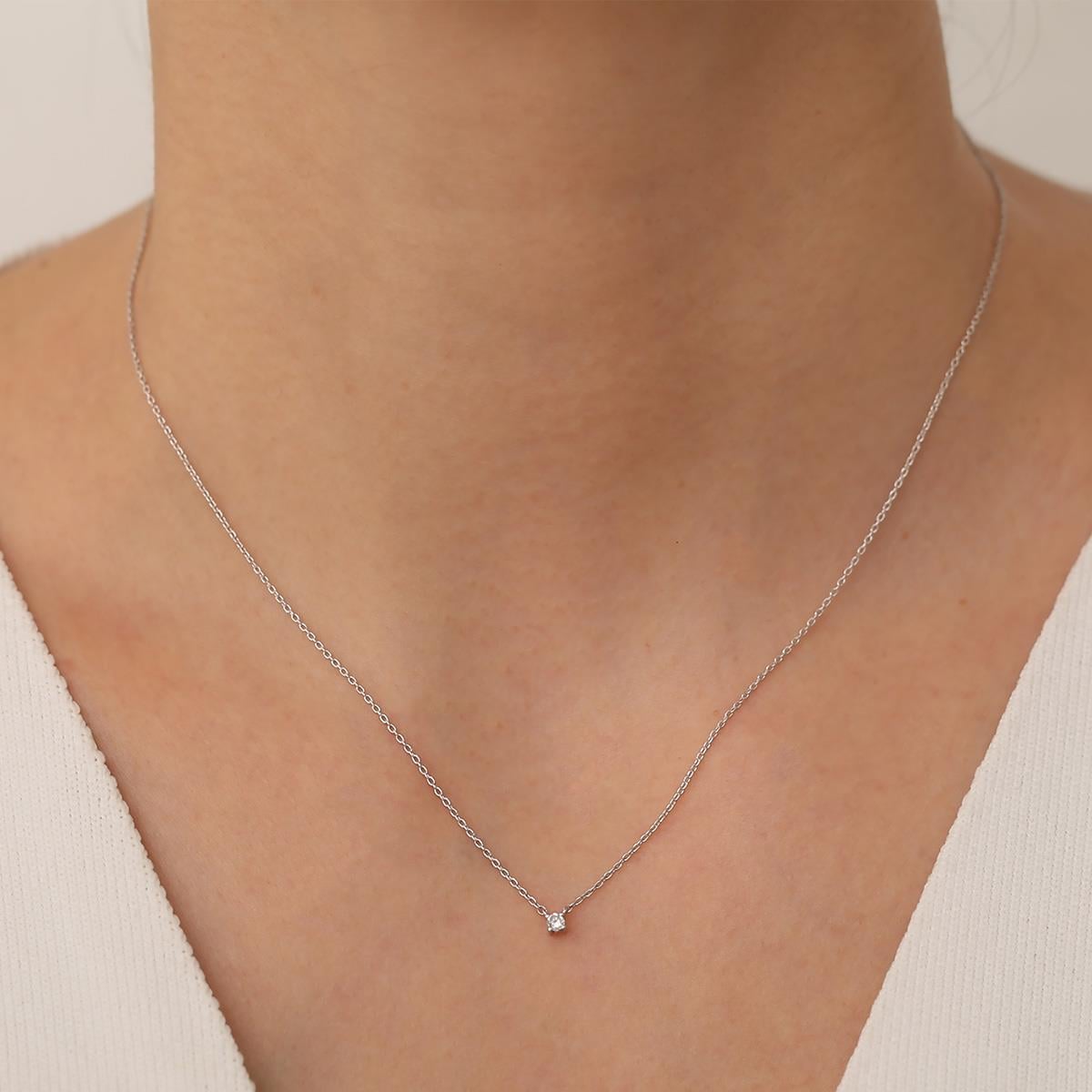 0.05 Karat Tektaş Pırlanta Kolye