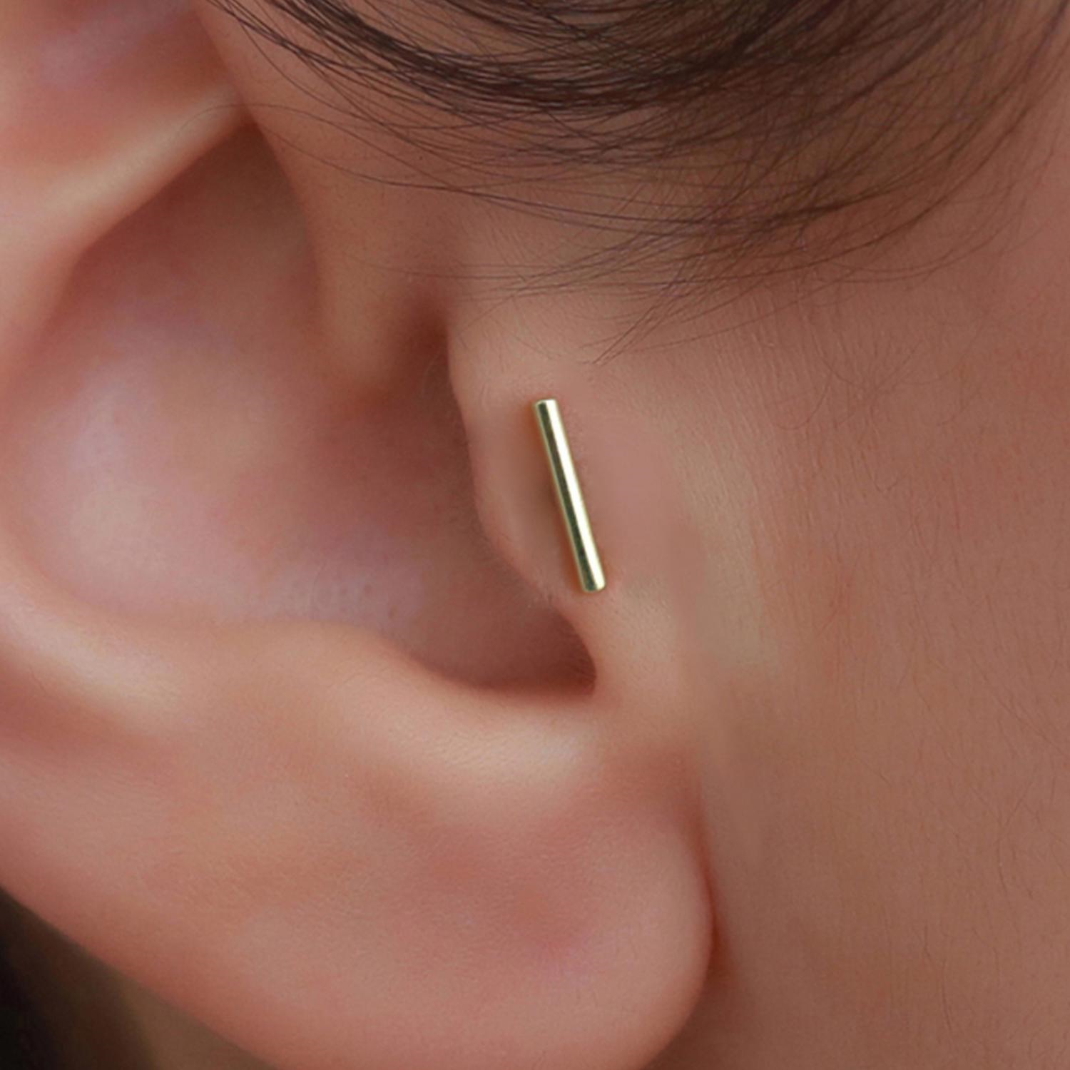 14 Ayar Altın Çizgi Tragus Piercing