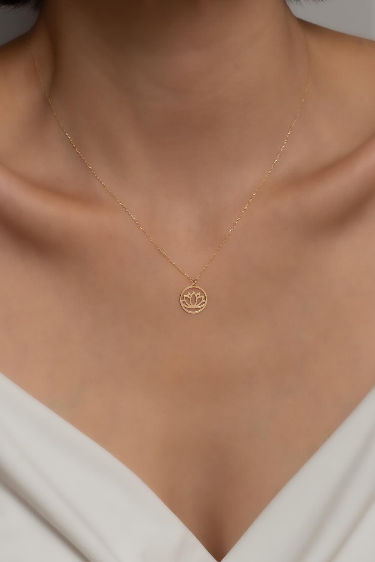14 Ayar Altın Halkalı Lotus Kolye