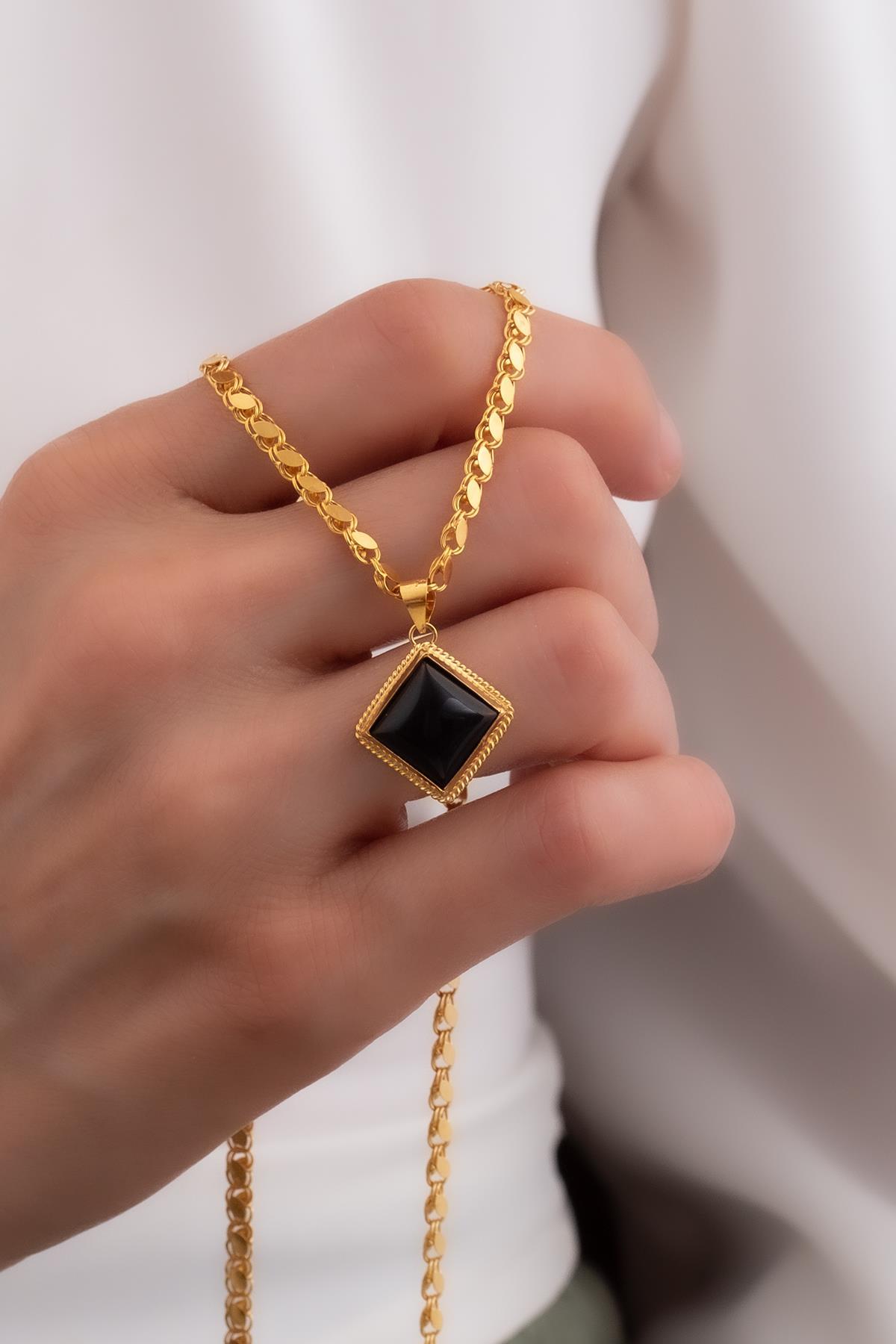 Gold Necklace with Square Onyx Pendant 24 Inches / 60.96 cm