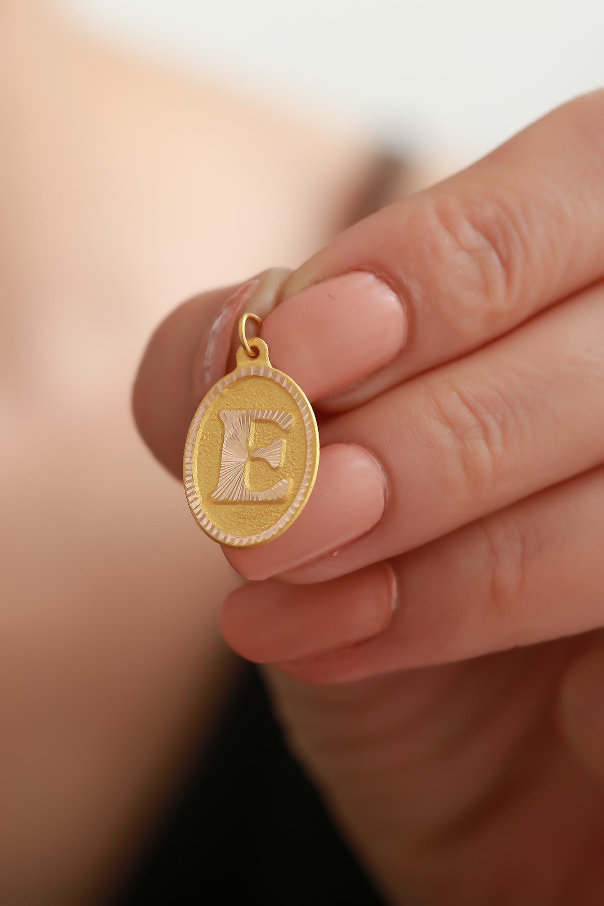 14 Ayar Altın Nostaljik Oval E Harf Kolye Ucu