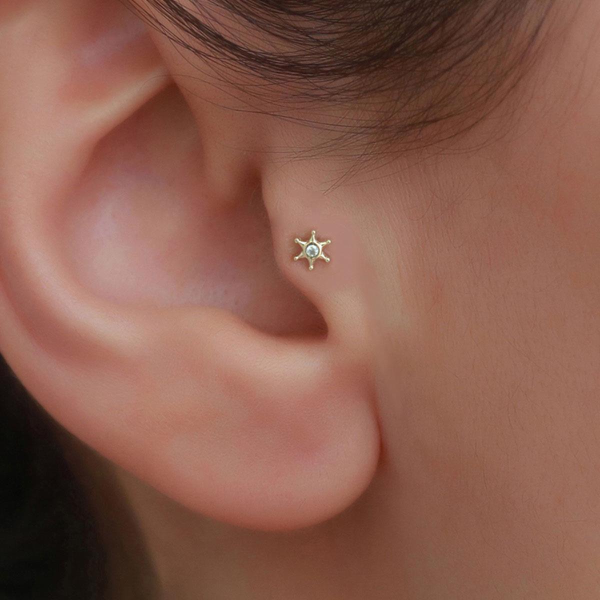 14 Ayar Altın Ortası Taşlı Yıldız Tragus Piercing