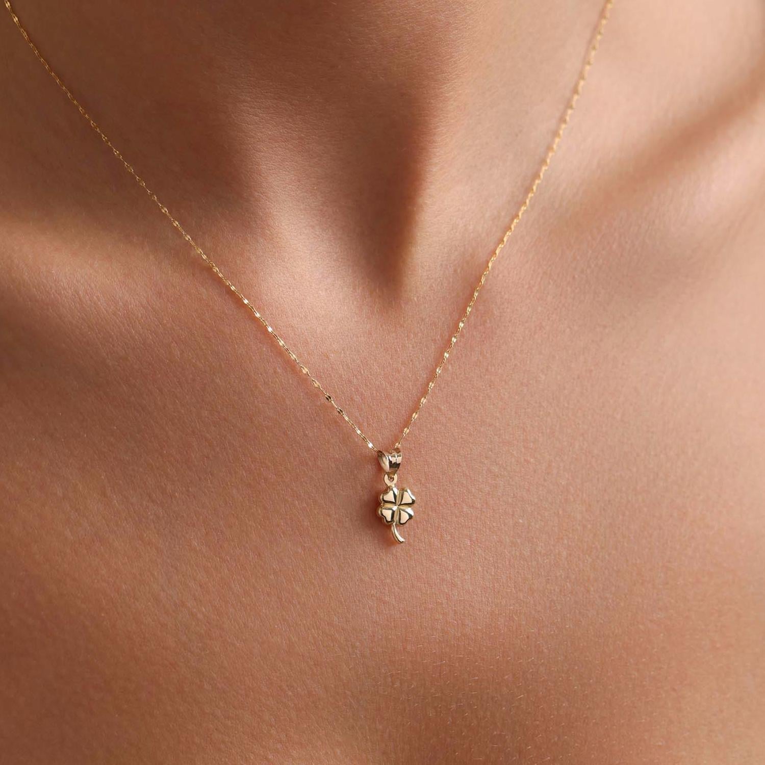 14 Ayar Altın Zarif Yonca Kolye