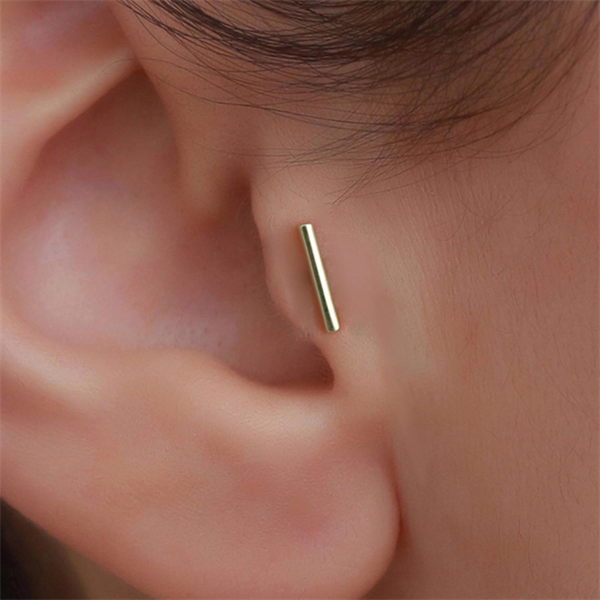 14 Ayar Altın Çizgi Tragus Piercing