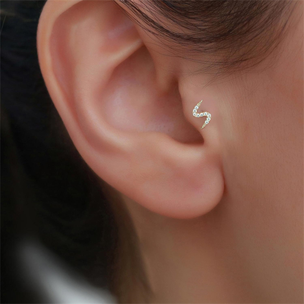 14 Ayar Altın Kıvrımlı Tragus Piercing