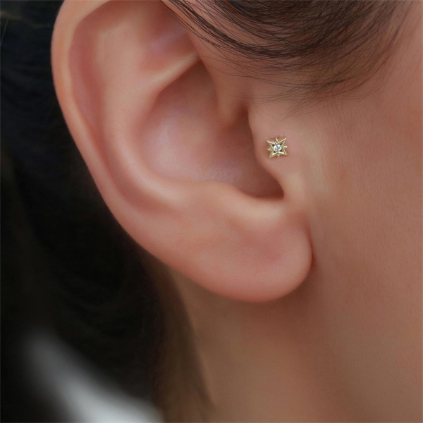 14 Ayar Altın Taşlı Kutup Yıldızı Tragus Piercing