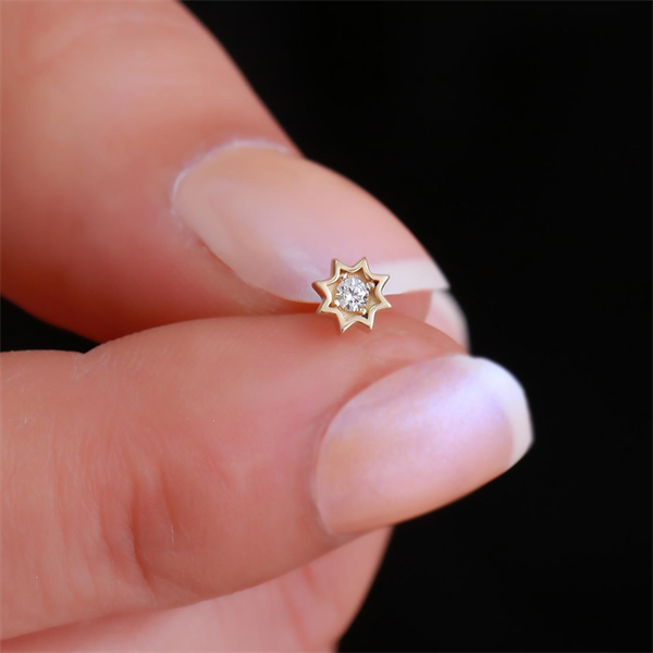 14 Ayar Altın Taşlı Yıldız Tragus Piercing
