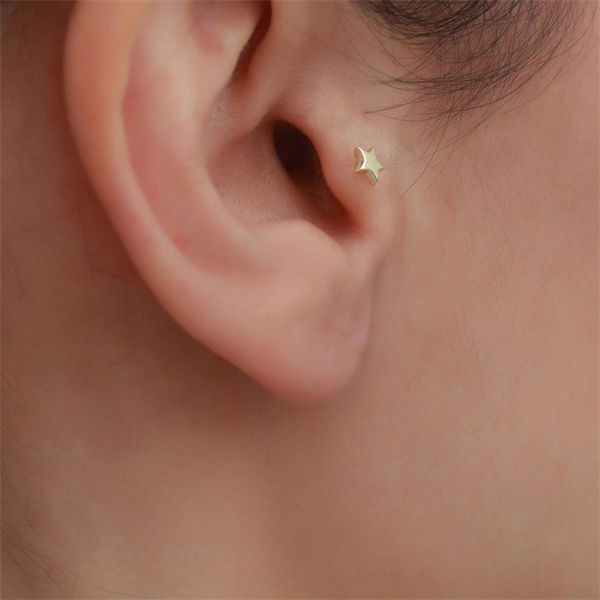 14 Ayar Altın Yıldız Tragus Piercing