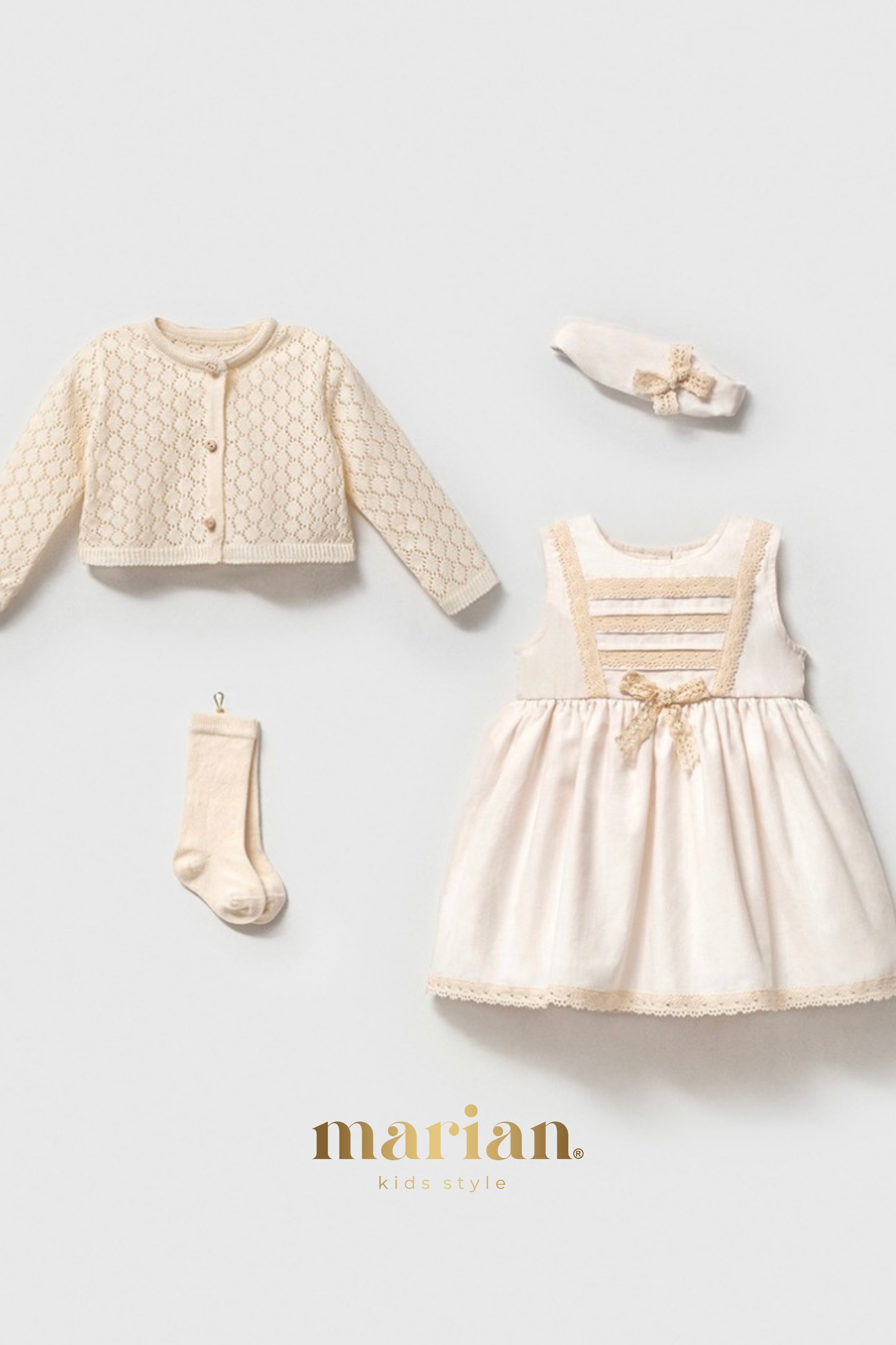 Kız Bebek Krem Dantel Detaylı Elbise ve Hırka Takımı – 4lü Set 3-6 Ay