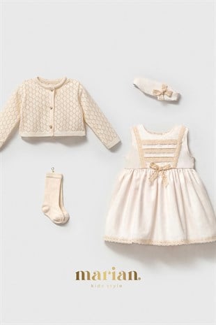 Kız Bebek Krem Dantel Detaylı Elbise ve Hırka Takımı – 4lü Set 3-6 Ay