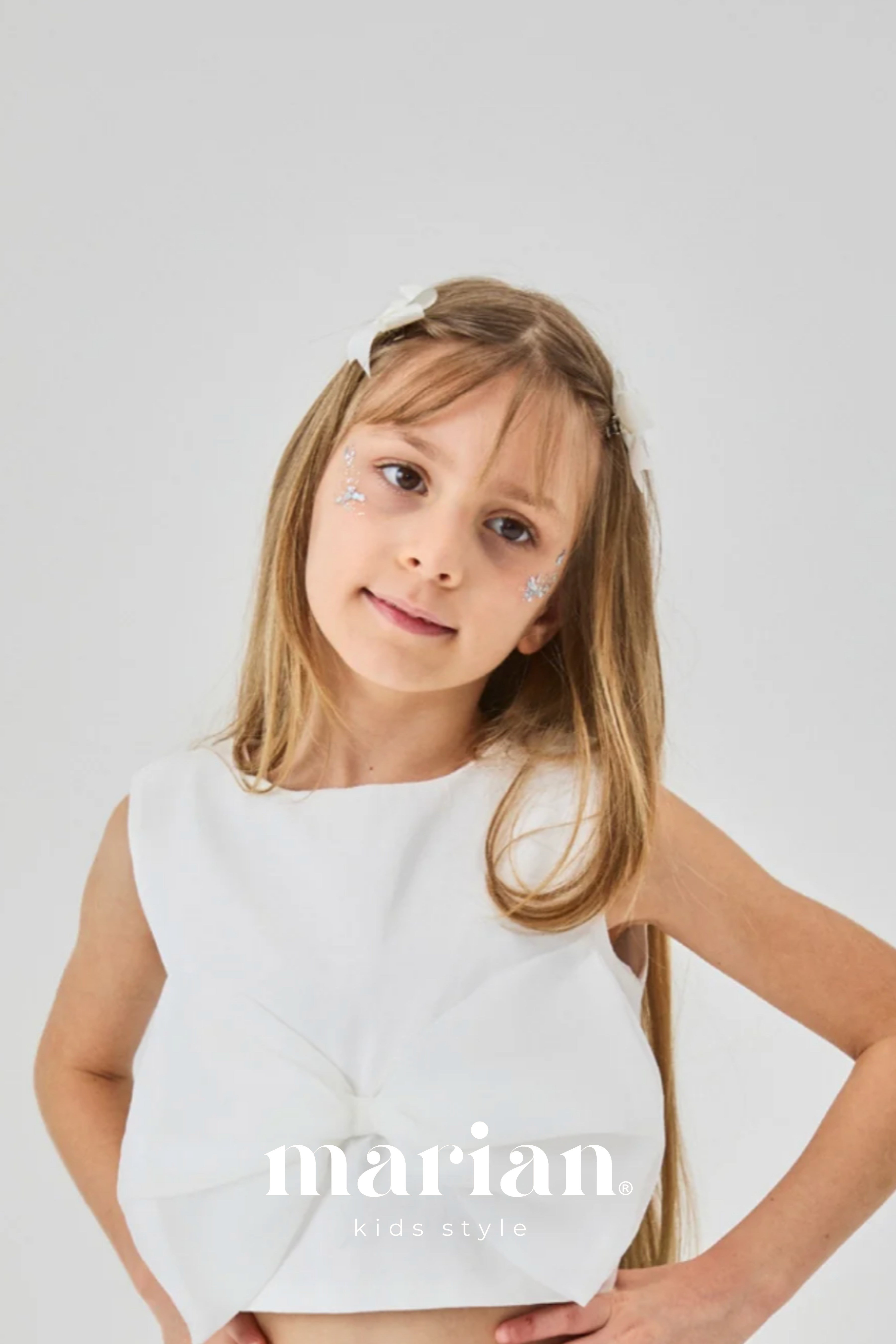 Ekru Fiyonk Detaylı Kız Çocuk Crop