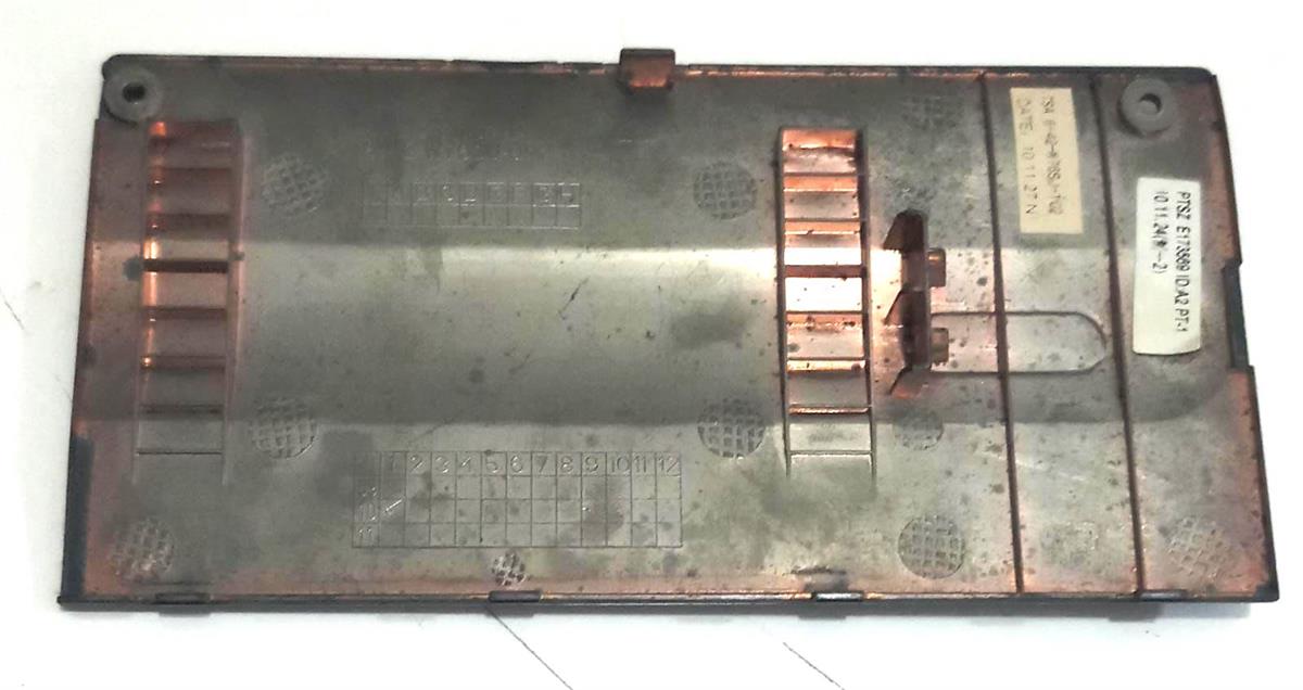 CLEVO TURBOX B5125 BOTTOM HDD CASE COVER PTSU E173569 TSA 6-42-W76SJ-102 ALT KASA SERVİS KAPAĞI - LOWER CASE SERVICE COVER STOK: K2-B 