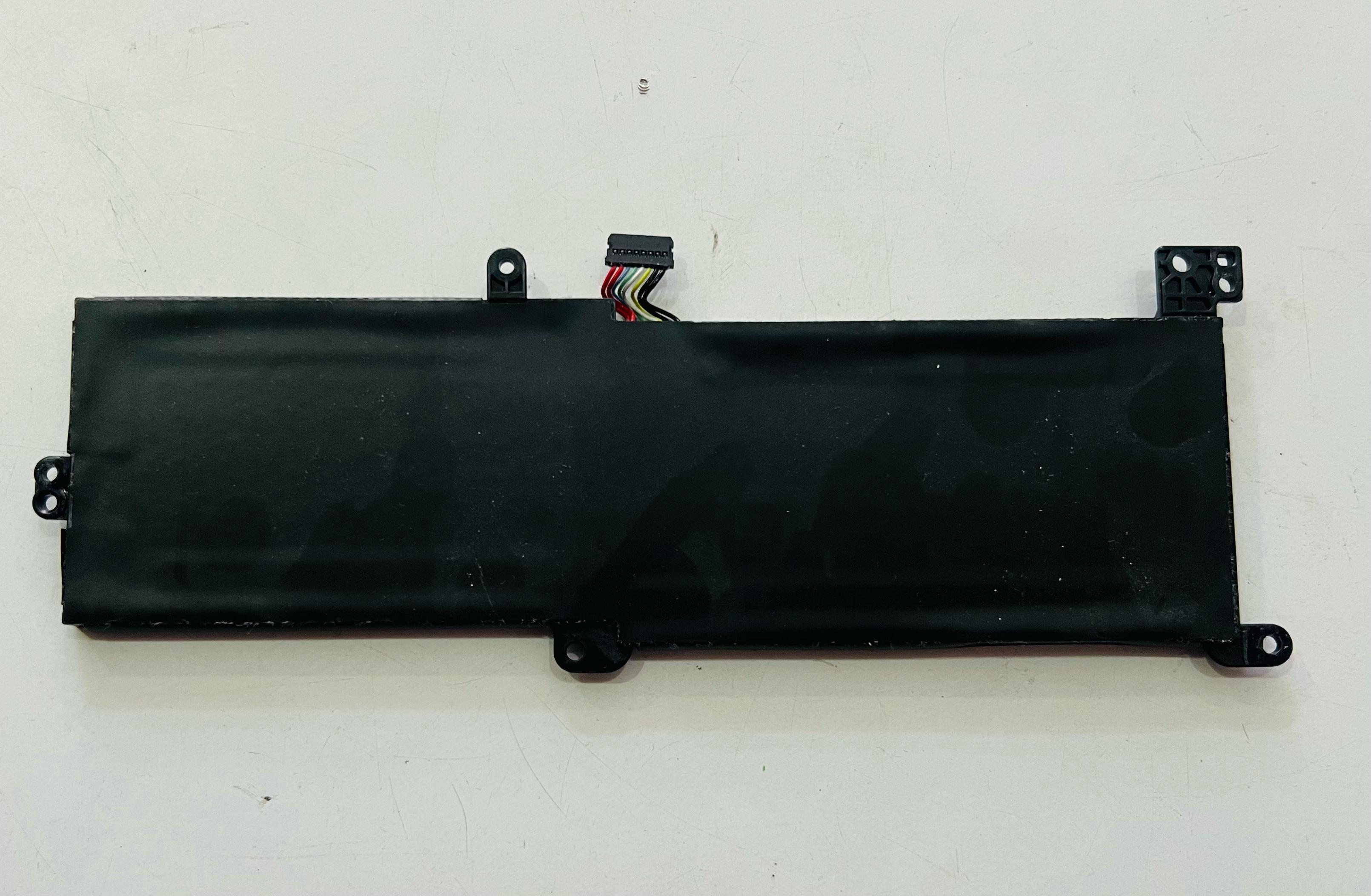 ORİJİNAL SORUNSUZ ÇIKMA LENOVO V15-ADA TYPE 82C7 BATARYA  MODEL KOD: L16M2PB2 STOK: Z65