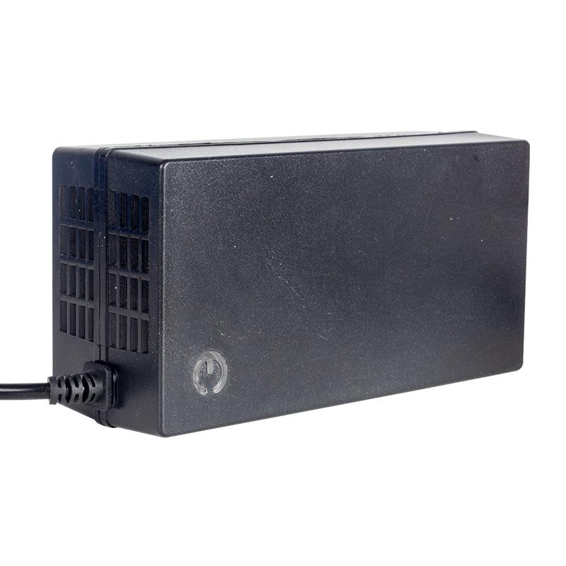 POWERMASTER PM-31174 24 VOLT - 20 AMPER C16 UÇLU ELEKTRİKLİ BİSİKLET ŞARJ CİHAZI