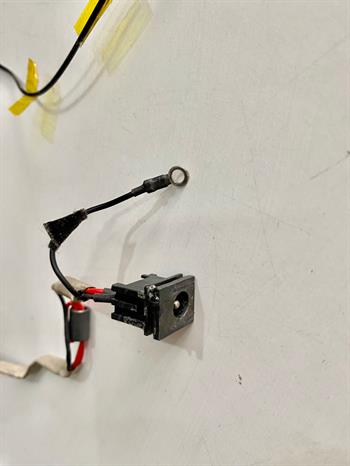 TOSHIBA SATELLITE A300-17N  MODEL NO: PSAJ0E-01300QTE DC JACK STOK: Z93