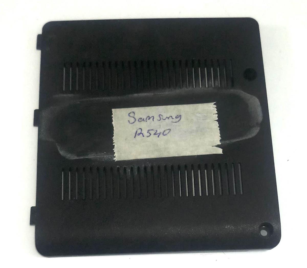 Alt KasaSAMSUNG R540 SERIES RAM MEMORY COVER DOOR BA81-08518A ALT KASA SERVİS KAPAĞI - LOWER CASE SERVICE COVER STOK: K2-B 