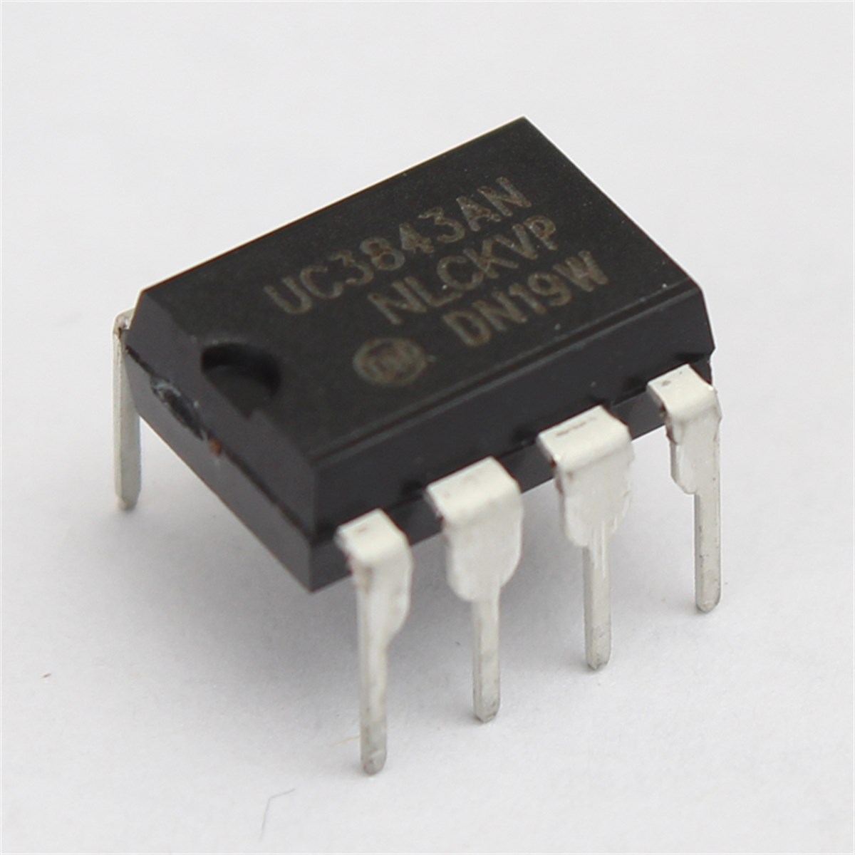 UC 3843  (UC 3843 A)
