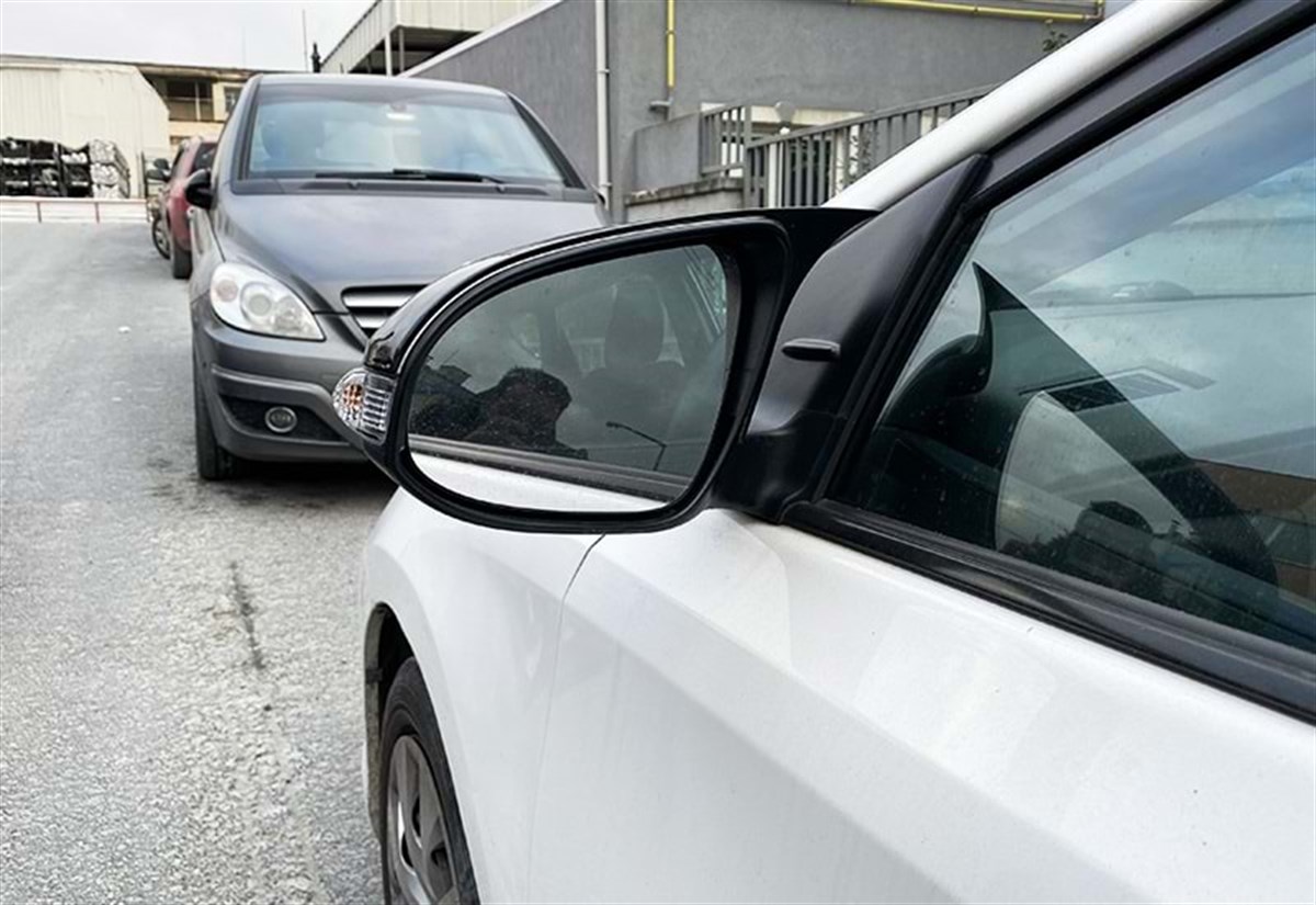 Avensis Batman Mirror Cover Piano Black  2009-2018  T270 - T270 FL