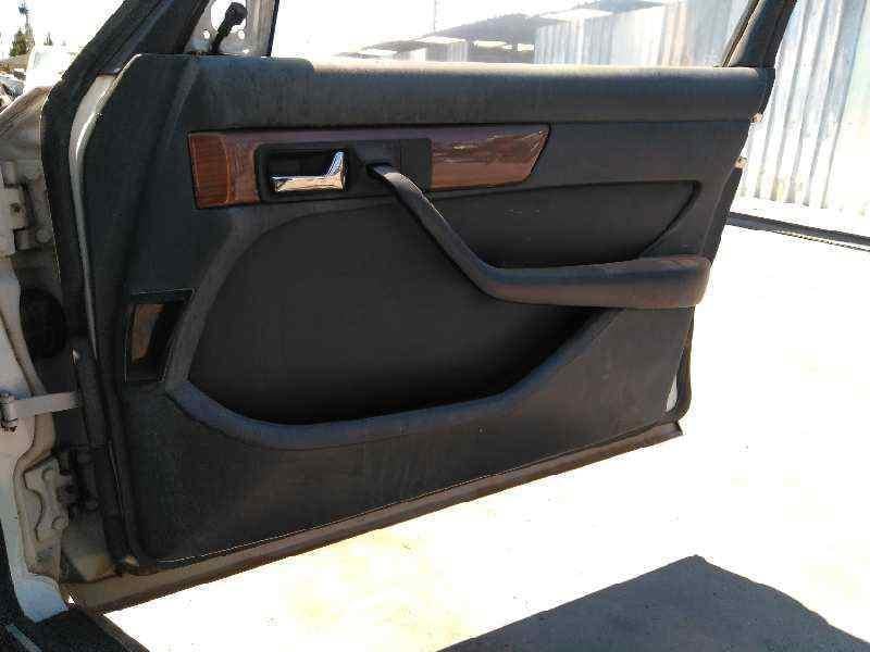 for W126,C126,300,SEL,SE,500,420,560,560 SEC for Mercedes Door Handle Frame: Right Door Handle Outer Frame Part Number A1267660211
