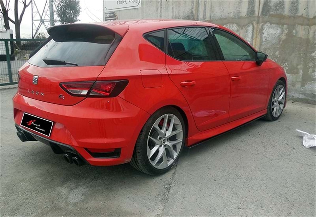 Leon Mk3 Side Skirt Lower Lip Piano Black Vacuum  2012-2020 MK3 MK3 FL