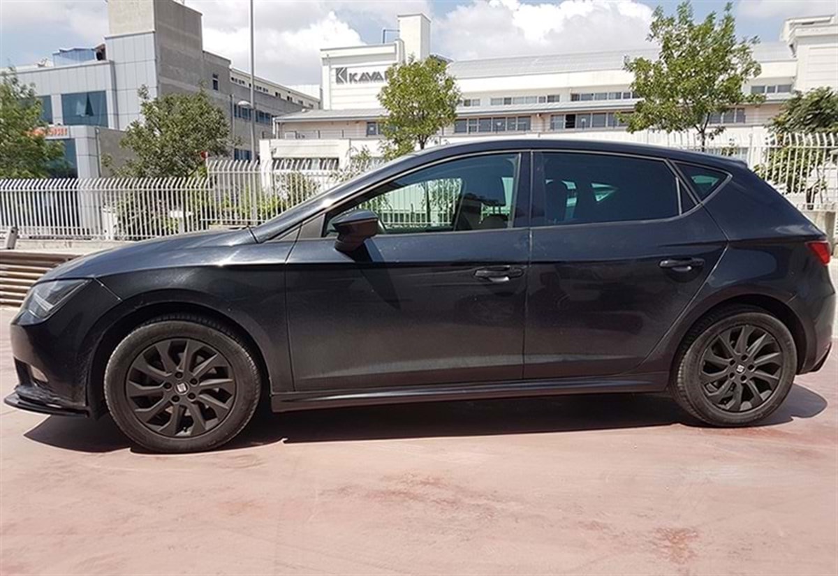 Leon Mk3 Sport Side Skirts Raw Surface Vacuum Plastic  2012-2020 MK3 MK3 FL