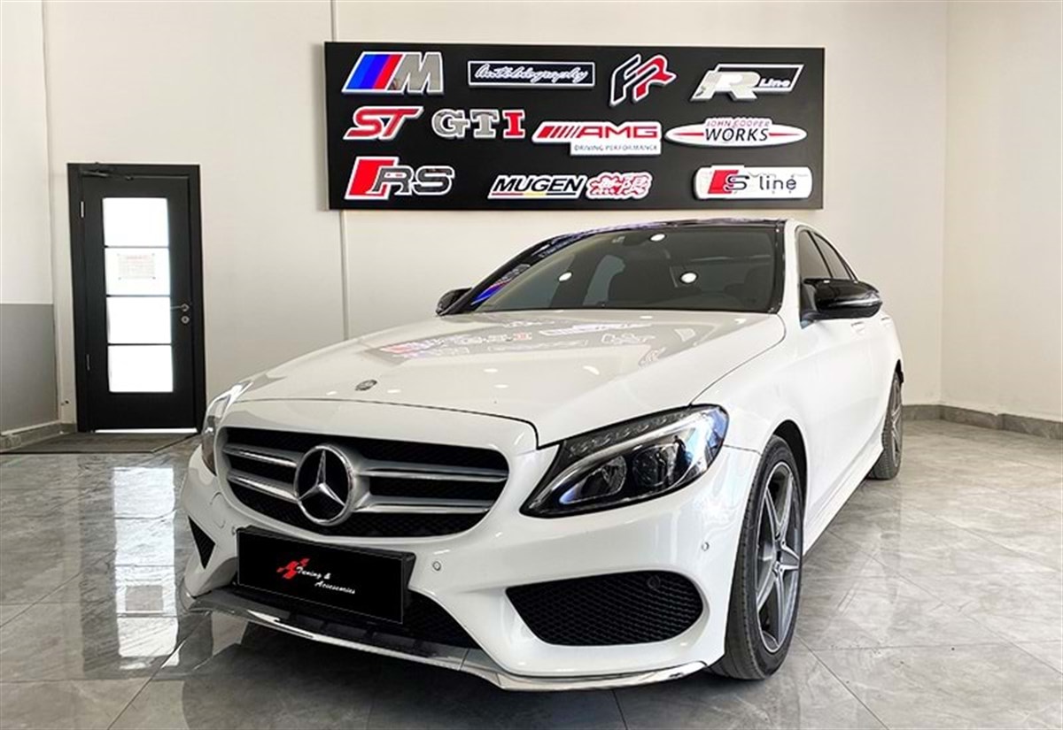 W205 Batman Mirror Cover Piano Black  2015-2019 2015.2018 - 2019. .... W205 Sedan, C205 Coupe - C Series