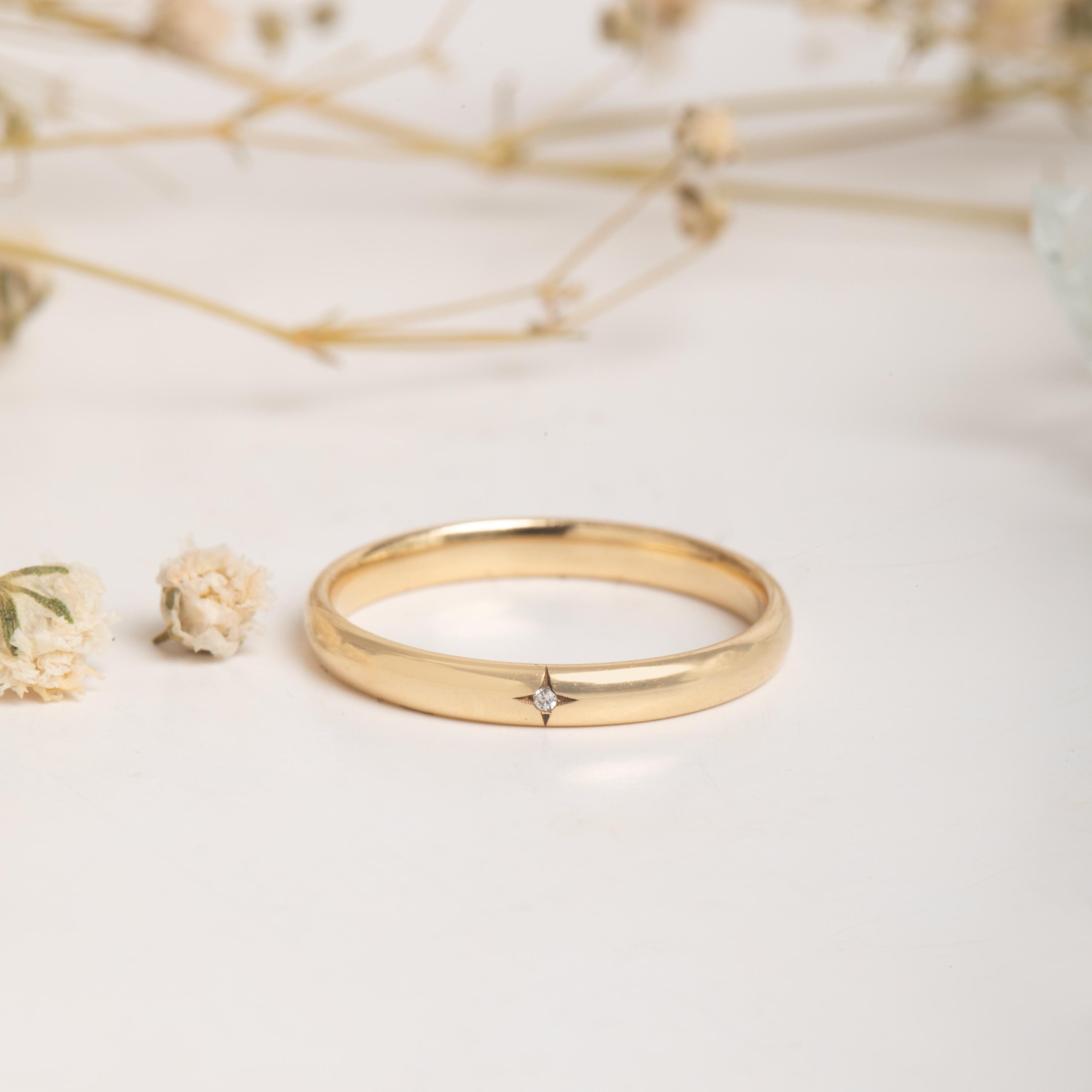 Gold Star-Set Diamond Ring