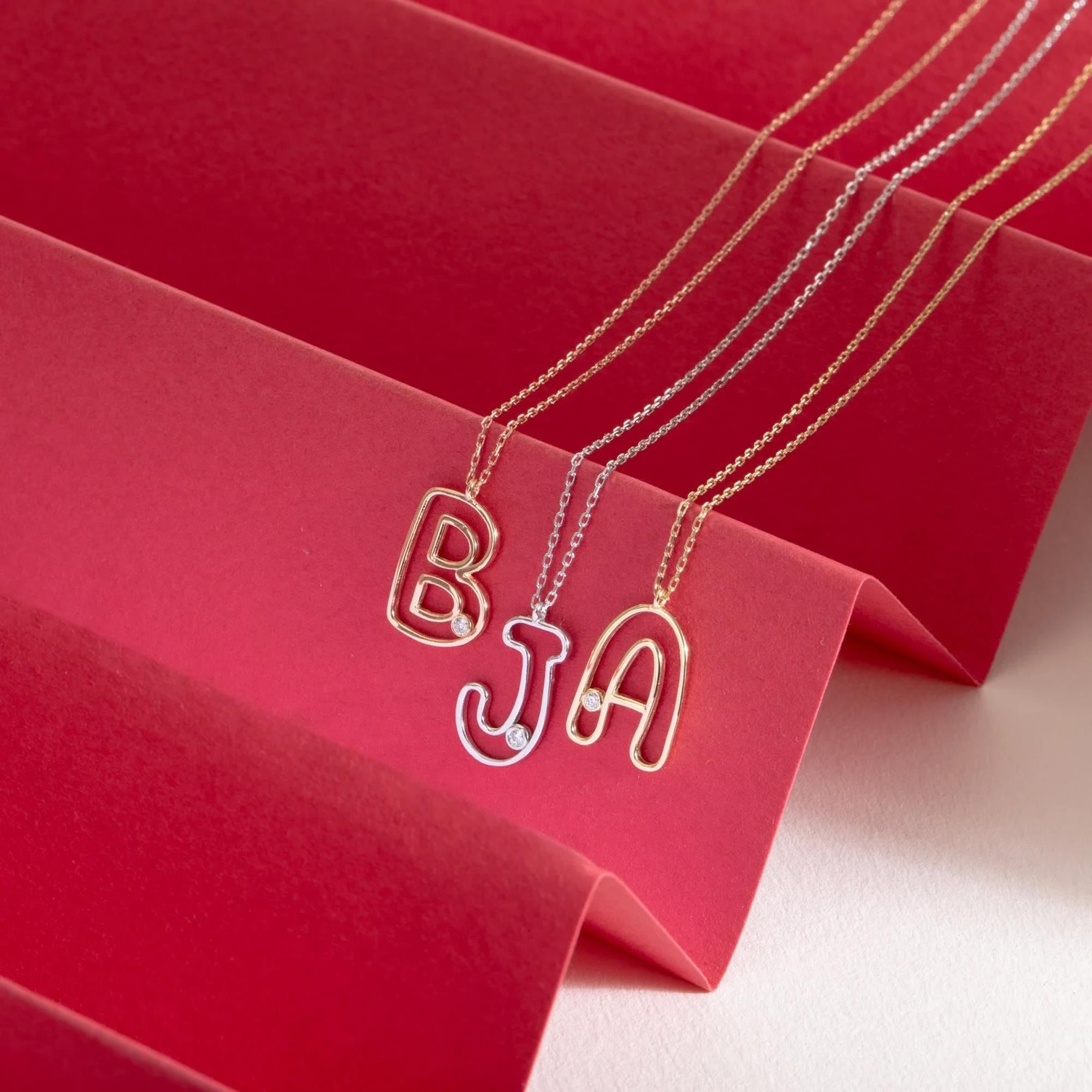 0.01 Karat Pırlanta Harf Kolye