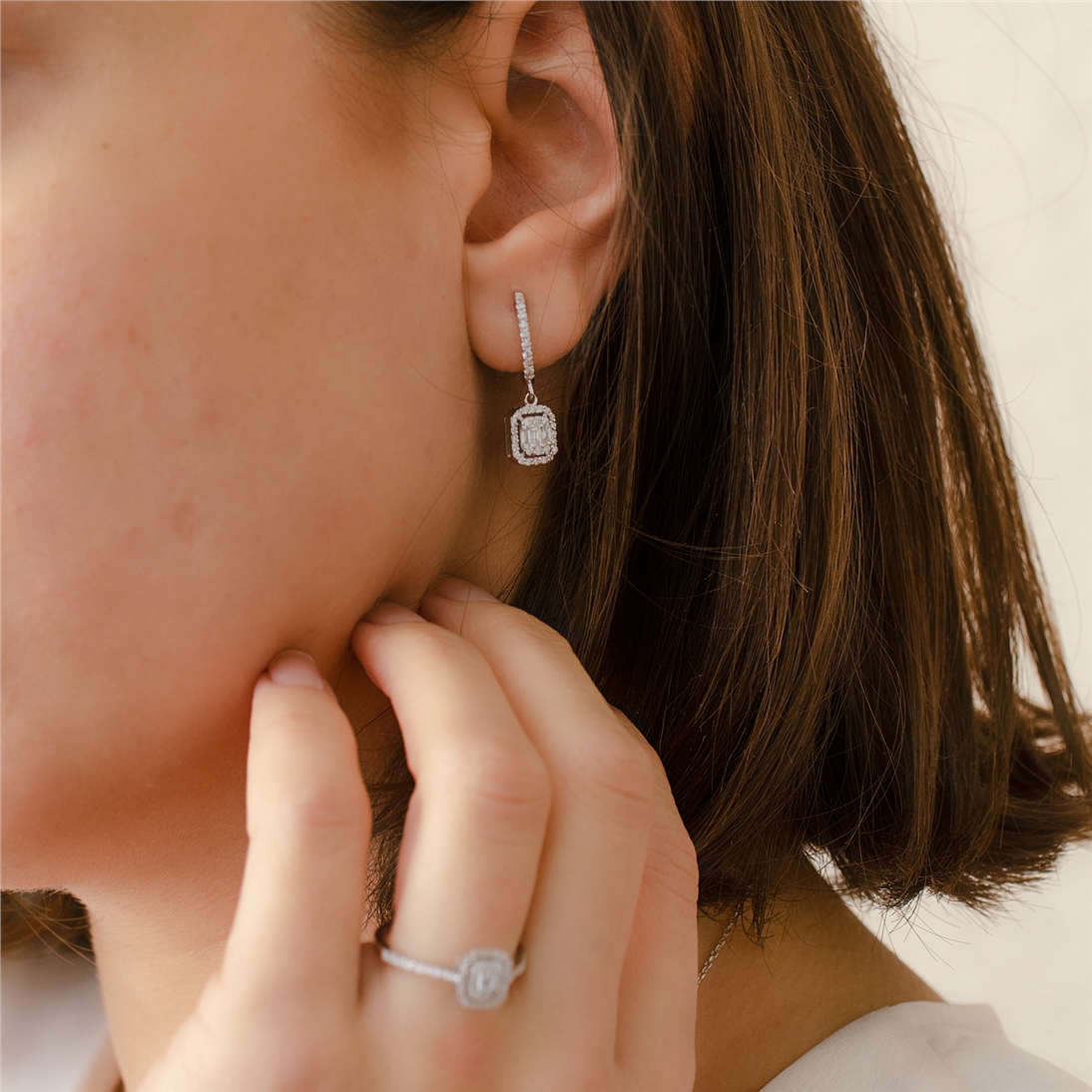 0.50 Karat Pırlanta Baget Küpe